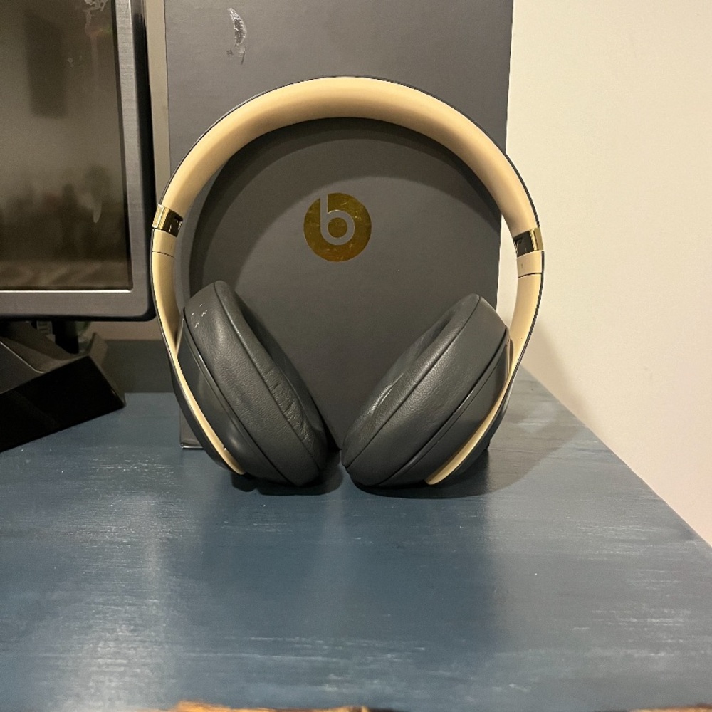 Beats studio 3 wireless come with free apple music